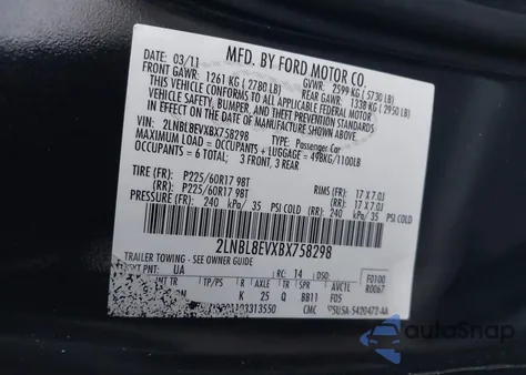 2011 Lincoln Town Car Executive L z USA, uszkodzony, nr VIN 2LNBL8EVXBX758298